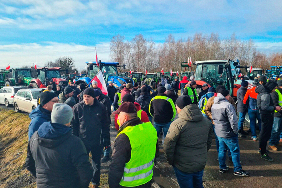 Польские фермеры перекрыли дорогу к границе с Украиной, протестуя против украинского зерна