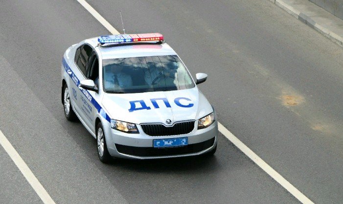 В Санкт-Петербурге разбилась девушка, пытаясь уйти от погони ДПС