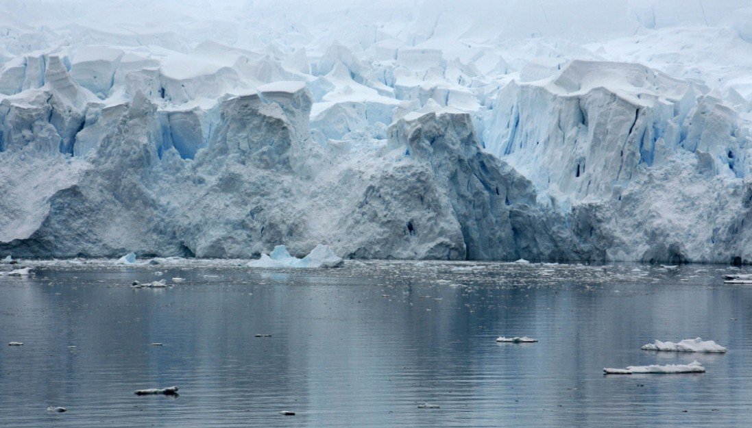 В 2023 году в Антарктиде зафиксирован рекордно низкий объем морского льда
