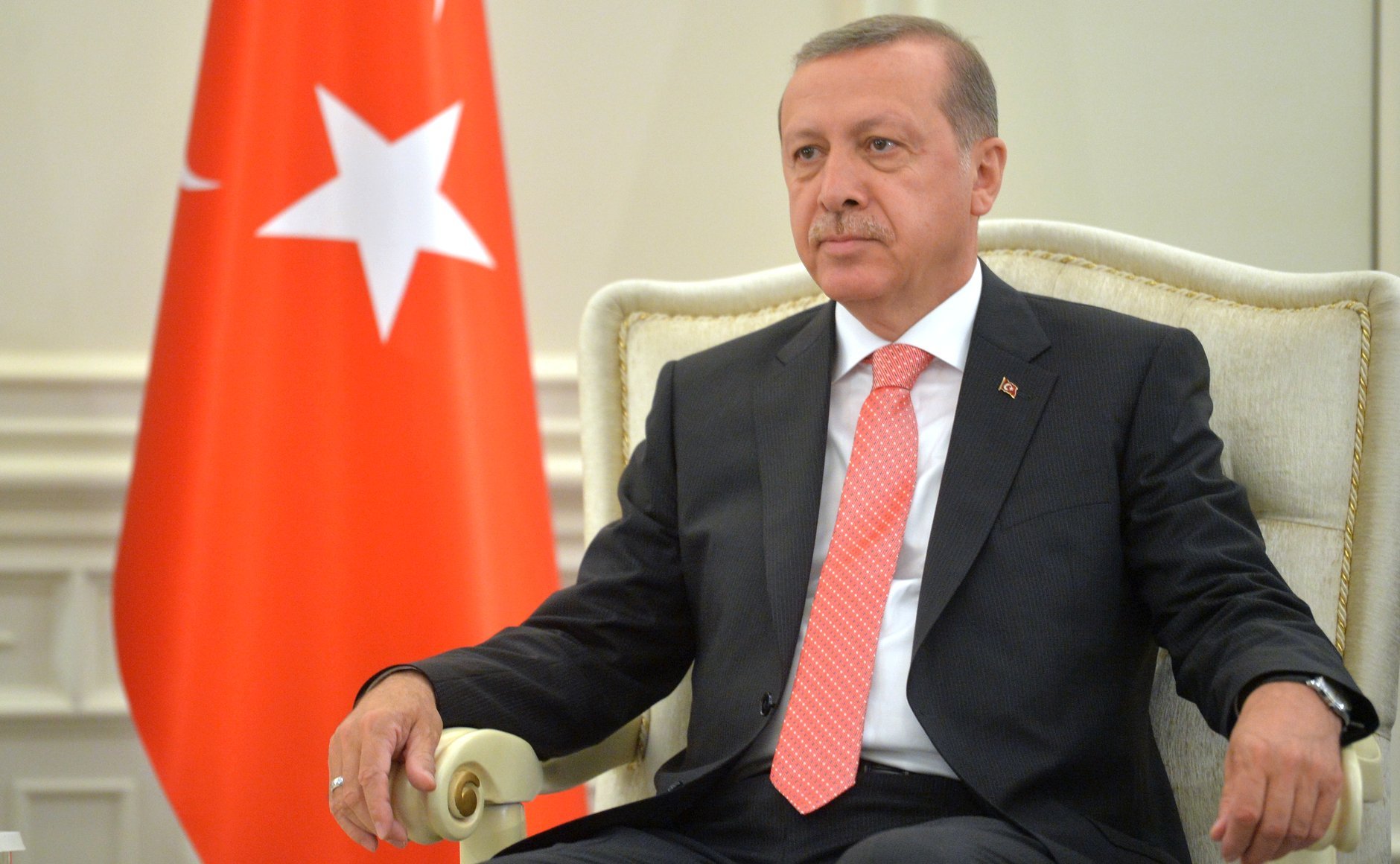 Hurriyet считает победу Эрдогана на выборах его самым большим триумфом