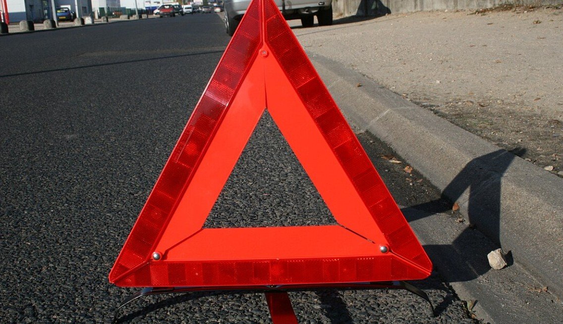 В Челябинске 24-летний водитель на большой скорости влетел в подземный переход
