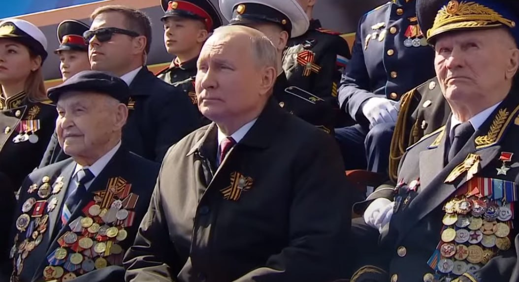 Президент Путин обсудил гособоронзаказ и производство техники с главой «Ростеха» Чемезовым