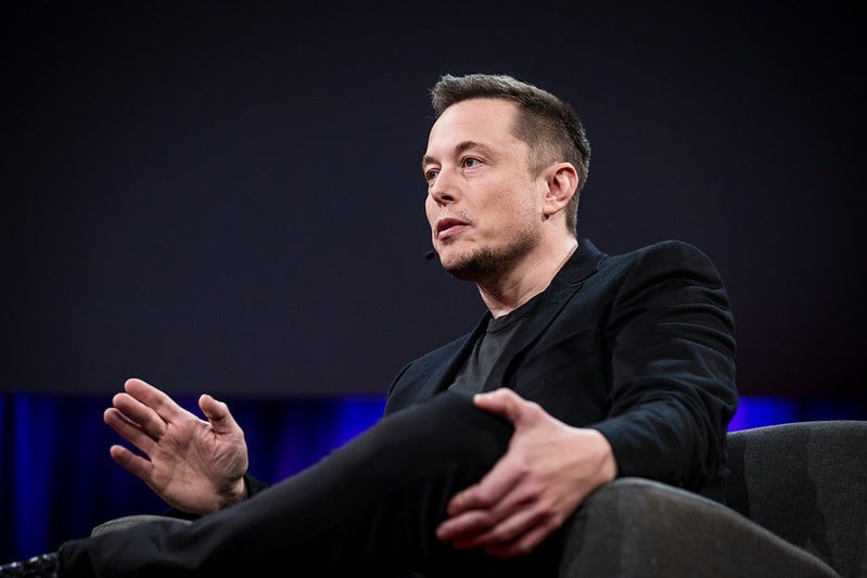 Илон Маск проводит опрос среди акционеров Tesla о переносе регистрации в Техас