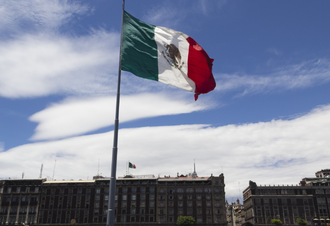 Мексика оборвала дипломатические связи с Эквадором после вторжения в посольство