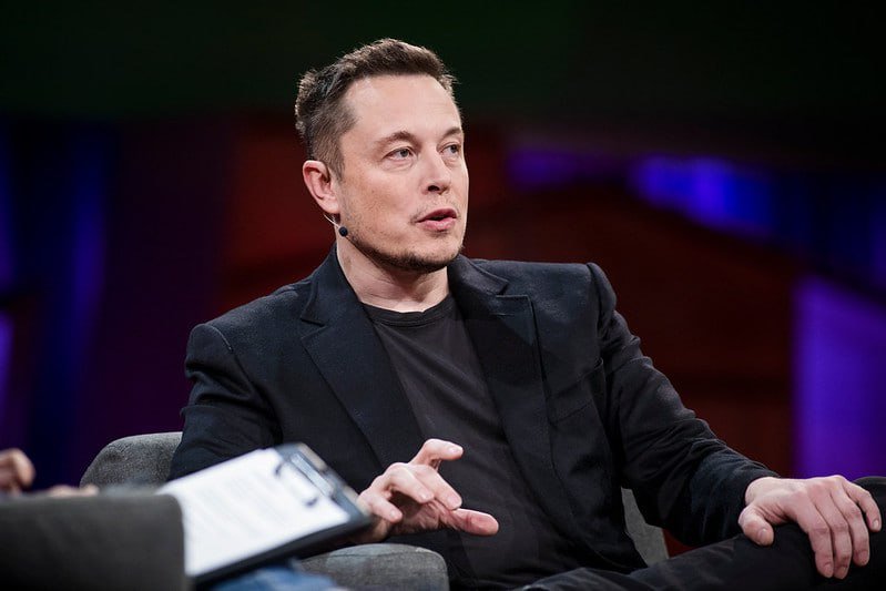 Илон Маск уволил 500 сотрудников Tesla