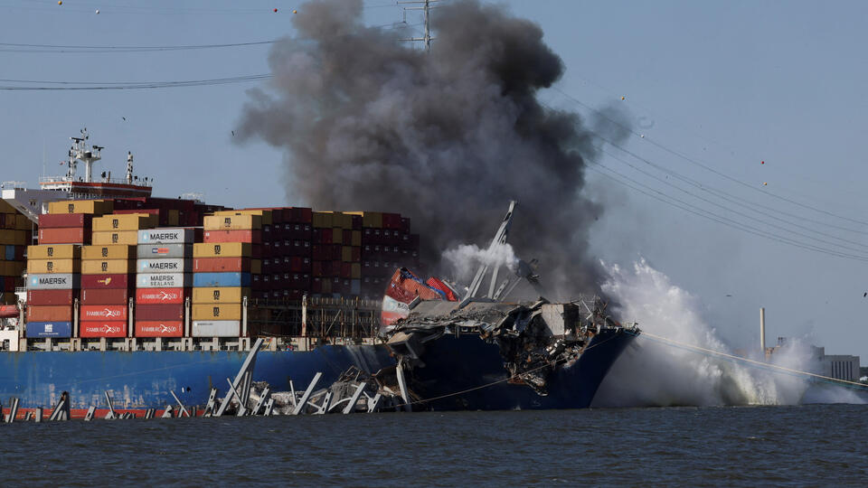 Военнослужащие США взорвали оставшуюся часть обрушившегося моста в Балтиморе