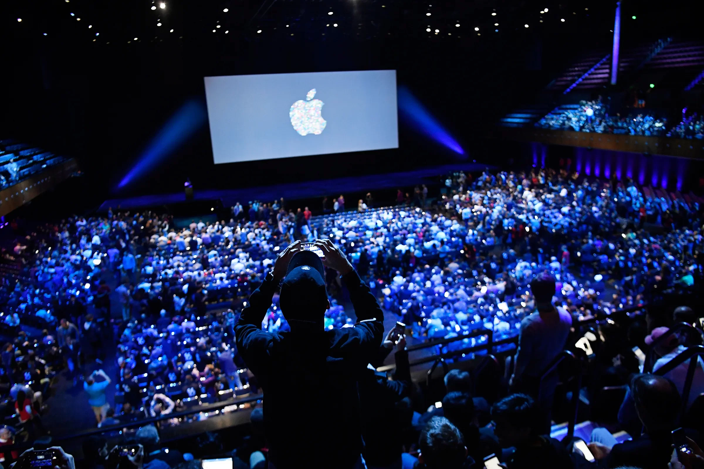 Аналитик Муртазин: даже с новым AI компания Apple остается в роли догоняющего