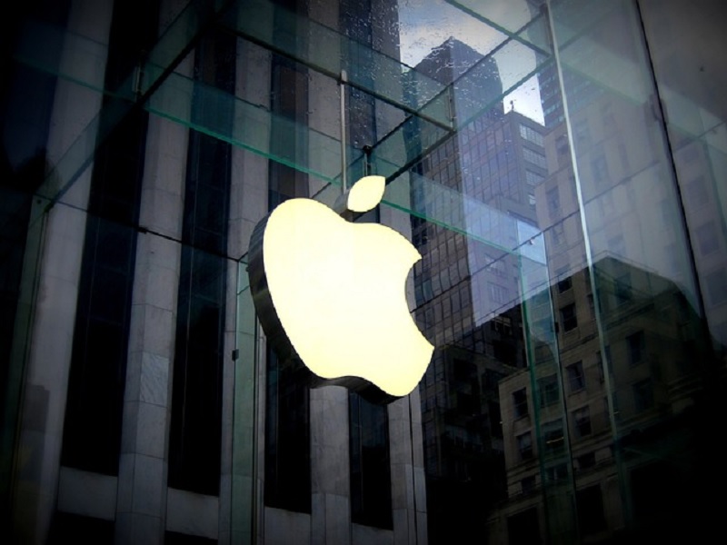 Apple отказывается платить женщинам наравне с мужчинами