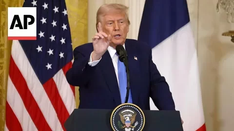 NBC: сторонники Трампа хотят изменить Конституцию США