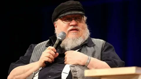 Писатель Мартин сообщил о работе над вторым сезоном спин-оффа «Игры престолов»