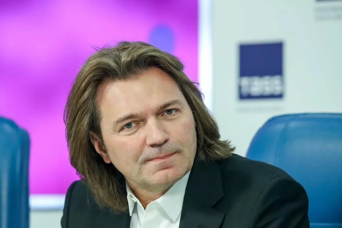 Певец Маликов показал свое детское фото, анимировав его с помощью нейросети