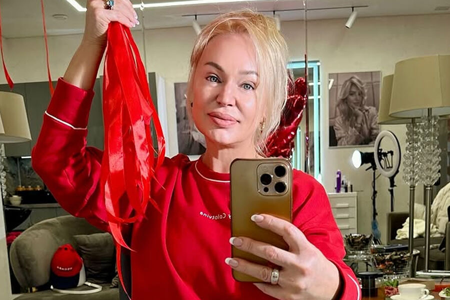 Алла Довлатова рассказала, что потеряла больше половины волос после болезни