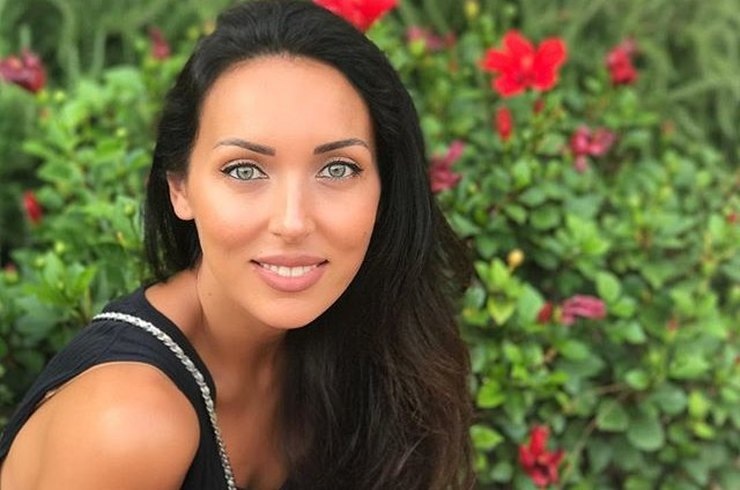 Алсу блеснула на премии BraVo в ювелирных украшениях за несколько миллионов