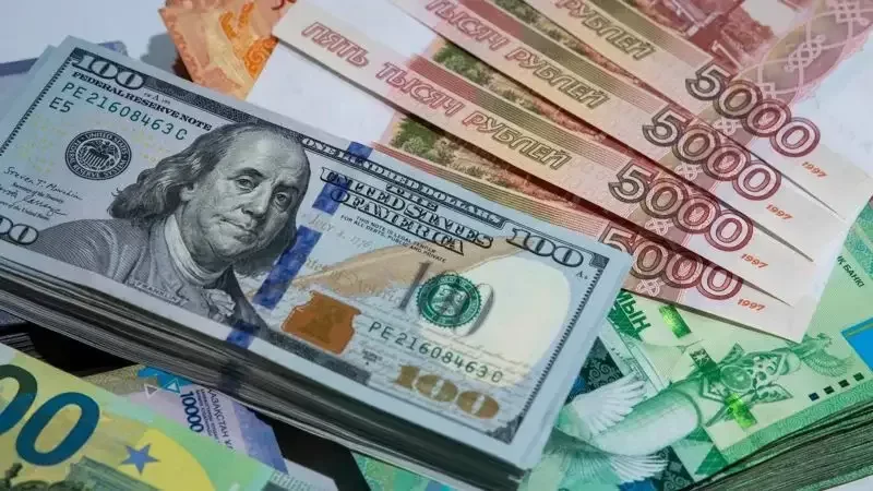 Минэк снизил прогноз среднегодового курса доллара на 2025 год до 94,3 рубля