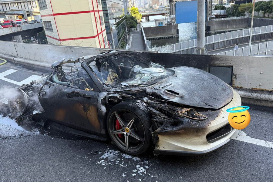 OC: Ferrari японца, на которую он копил 10 лет, сгорела спустя час после покупки
