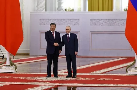 Путин: почти вся торговля между РФ и КНР идет в рублях и юанях