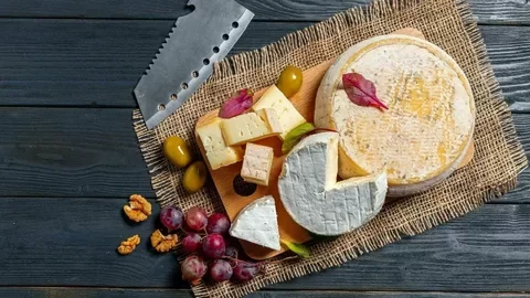 Микробиолог Рогов: такие сыры, как адыгейский, наименее жирные