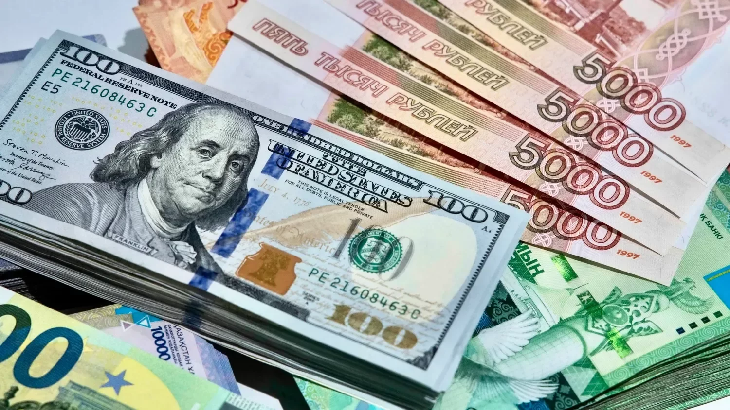 Аналитик Васильев: курс доллара не достигнет 100 рублей в 2025 году