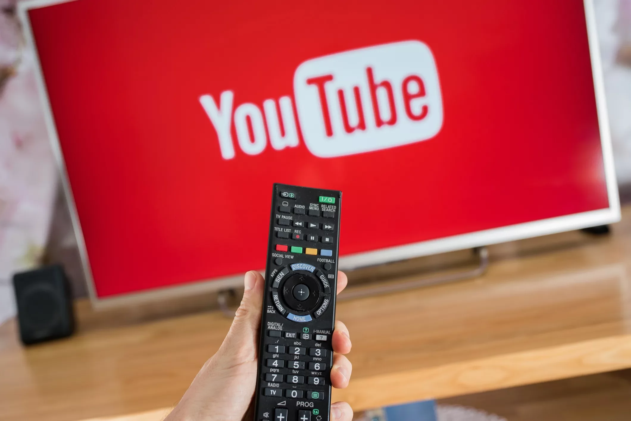 Горелкин: Google должен заплатить штрафы и вернуться в РФ для оживления YouTube