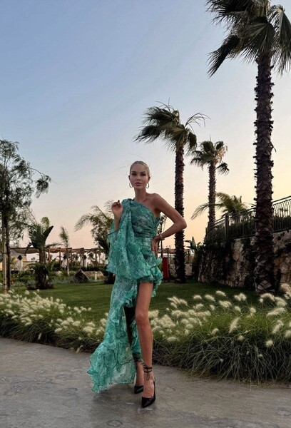 Блогер Мария Погребняк рассказала, что похудела на отдыхе в Турции из-за болезни