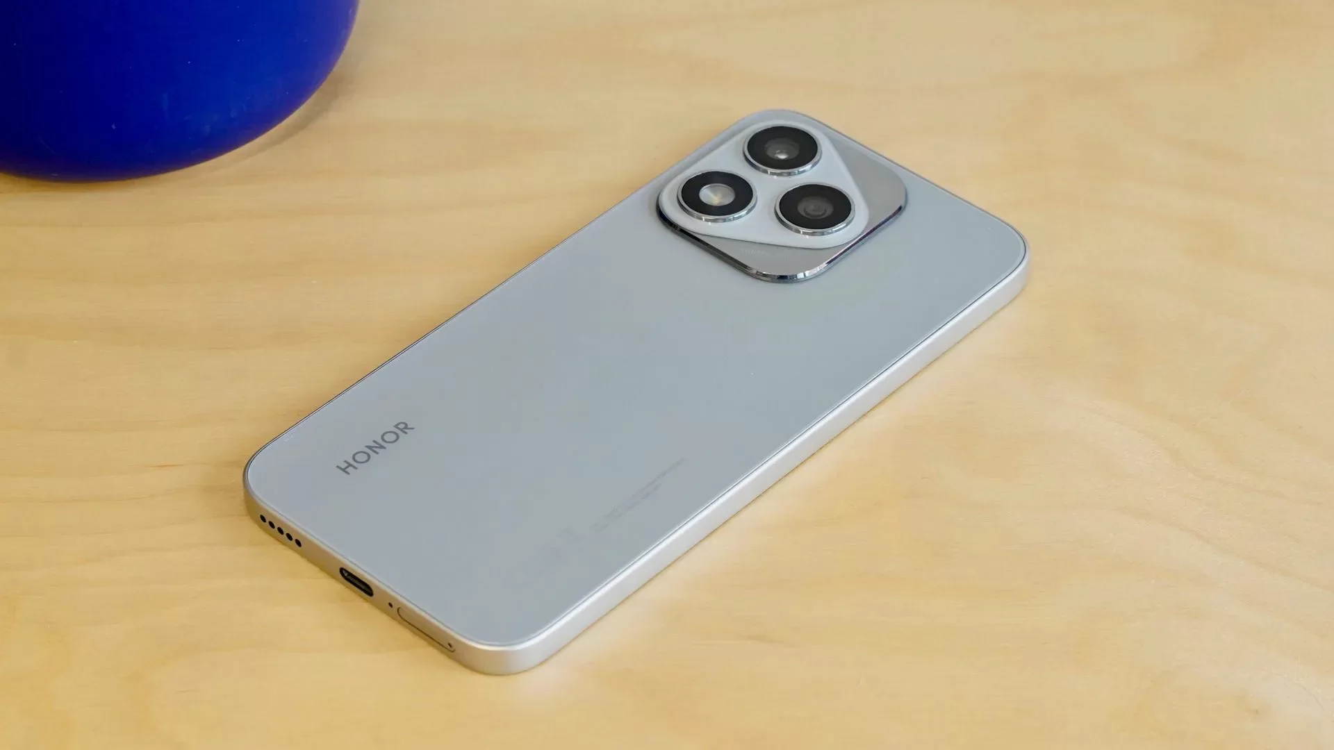 Журналисты протестировали HONOR 400 с AI-инструментами и батареей на 6000 мАч