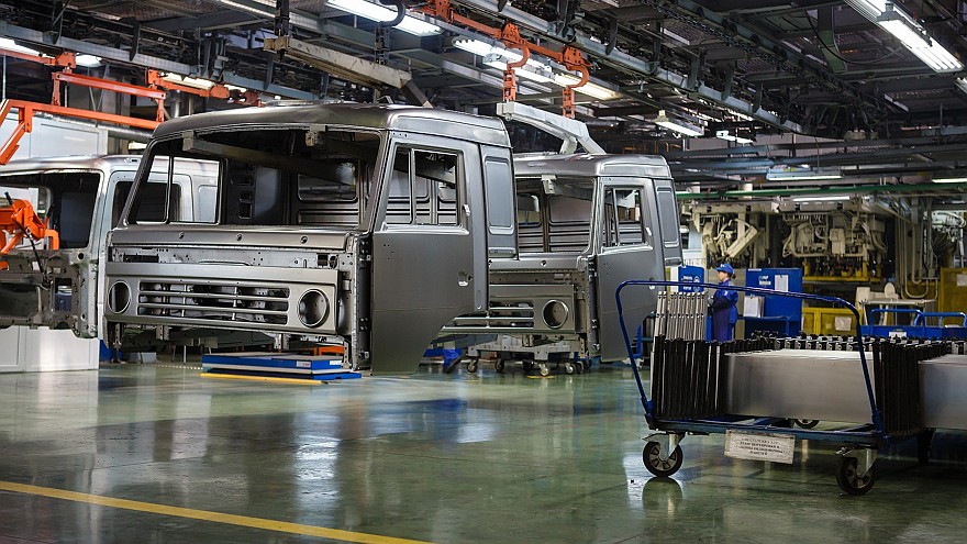 «КамАЗ» может перейти на сокращенную неделю из-за падения продаж