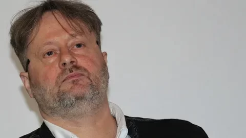 Звезда «6 кадров» Радзюкевич сообщил, что продюсеры пригласили его в сериал «Папины дочки»