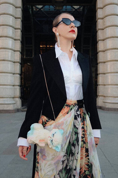 Журналистка Собчак откликнулась на вакансию барыни с зарплатой 300 тыс. рублей