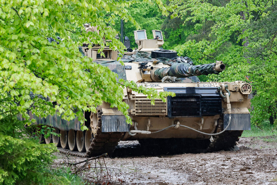 TWZ: в США защитят танки Abrams от дронов с помощью «мангалов»