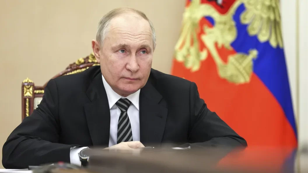 Опубликованы кадры гардероба и кухонного сервиза в квартире Путина в Кремле