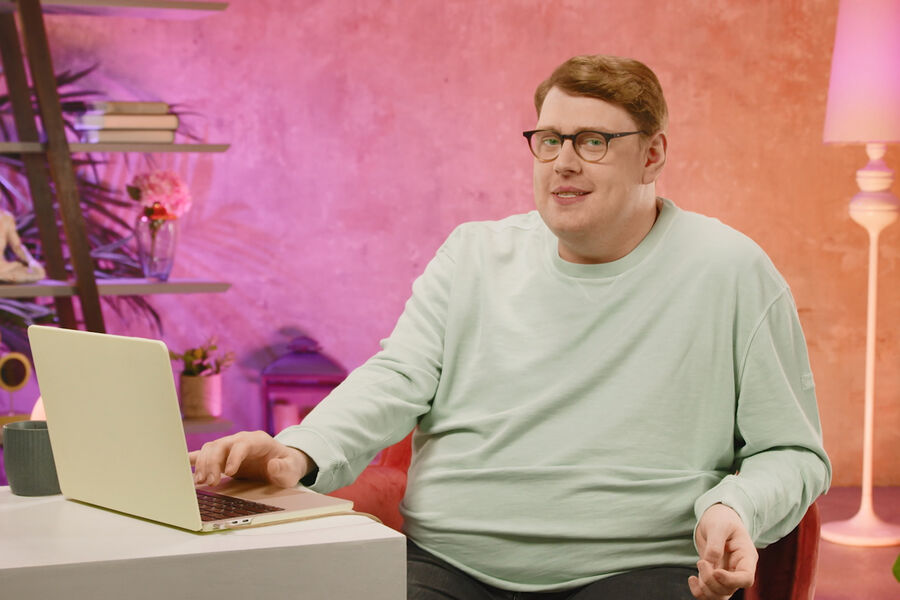 Актер Барнс заявил, что в США тратят больше денег на свадьбу, чем в России