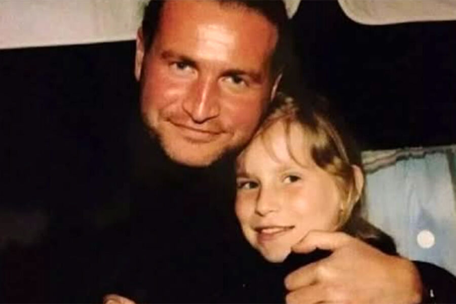 Старшая дочь певца Леонида Агутина показала архивное фото с ним