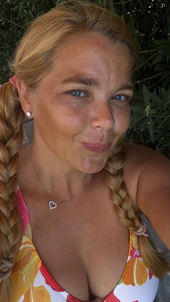 Актриса Ирина Пегова показала фото в купальнике