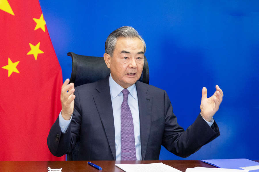 SCMP: МИД КНР неоднократно призывал ЕС не вводить санкции против своих банков