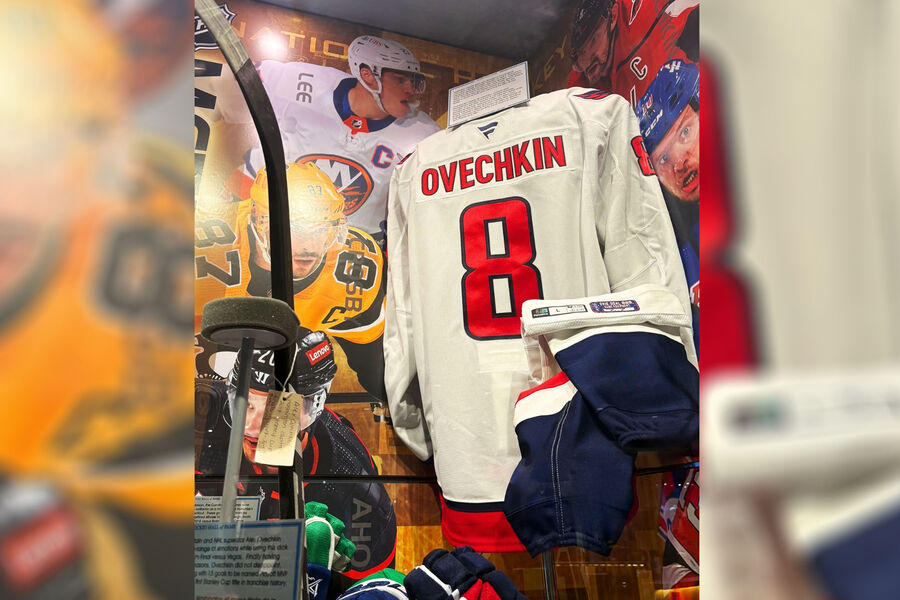 Джерси Овечкина, в котором он побил рекорд Гретцки, выставлен в музее НХЛ