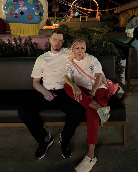 «КП»: телеведущая Кудрявцева потратила минимум 1 млн рублей на лечение мужа