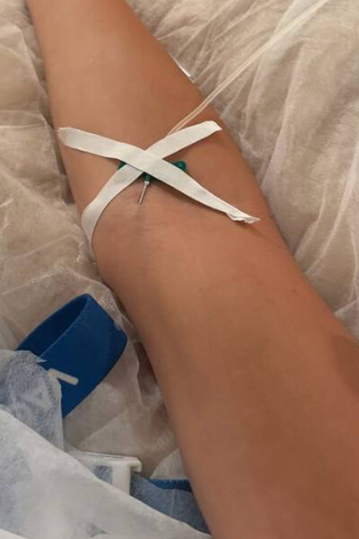 Модель Анастасия Решетова заявила, что тяжело переболела вирусом во Франции