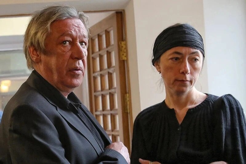 «СтарХит»: актер Михаил Ефремов и Софья Кругликова живут раздельно из-за развода