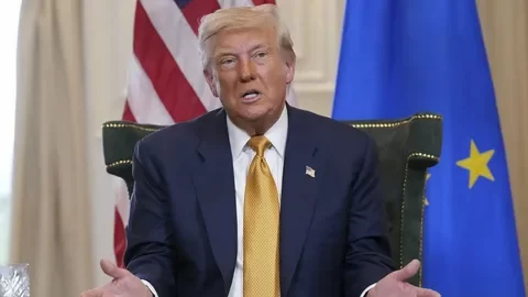 Медведев: сделка Трампа с ЕС перенаправит поток инвестиций из Европы в США