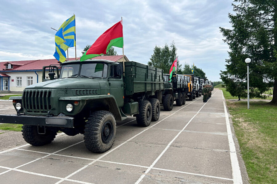МО Белоруссии: к уборке урожая привлекут военнослужащих и армейскую технику