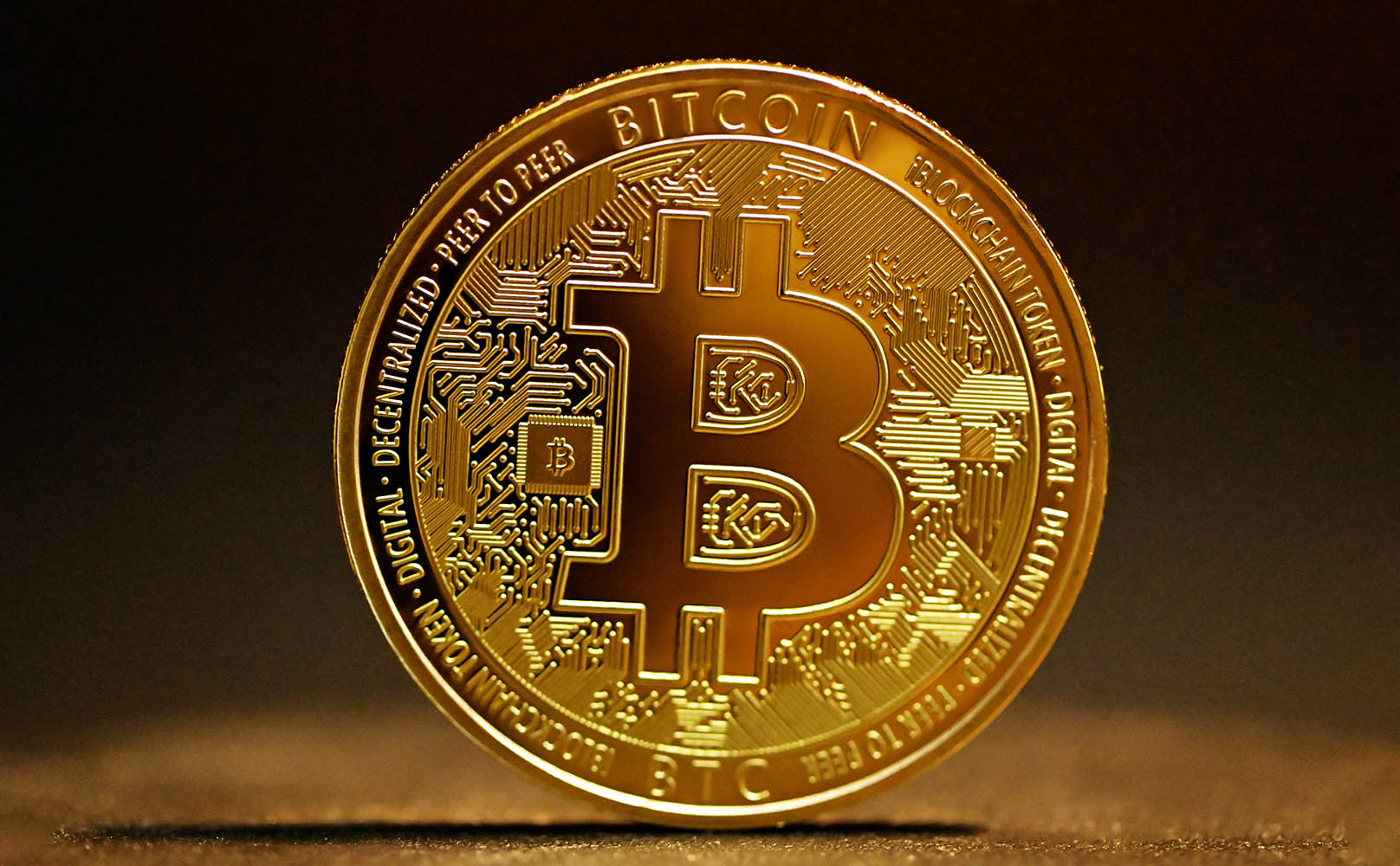 «БКС»: курс биткоина на будущей неделе составит $100,3–110,5 тыс.