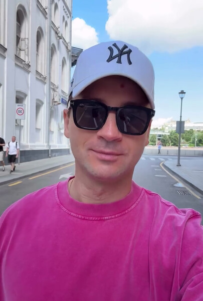 Певец Сергей Лазарев признался, что сын не узнал его после смены имиджа