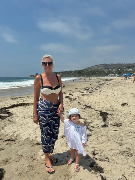 Вдова модельера Валентина Юдашкина опубликовала фото в бикини