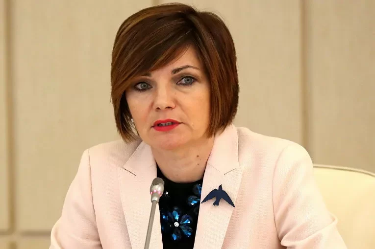 Детский омбудсмен Мишонова предложила штрафовать родителей за мат подростков