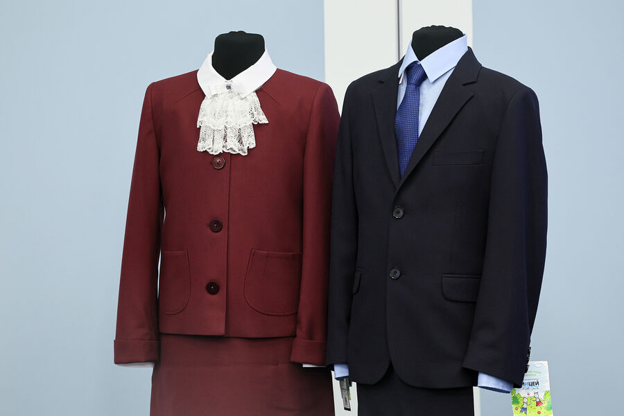 Стилист Лисовец раскритиковал новый стандарт школьной формы в России