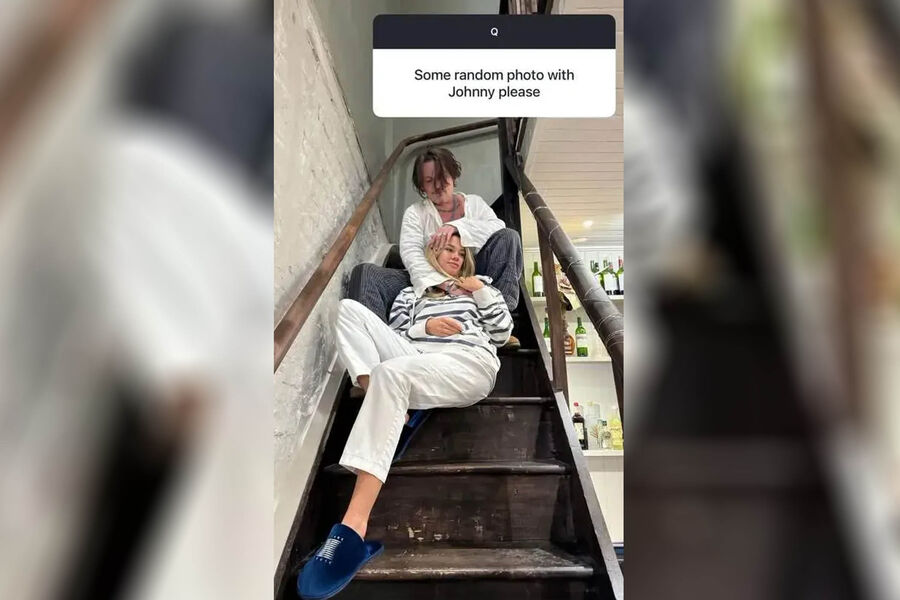 Бывшая русская девушка Деппа выложила совместное фото с актером