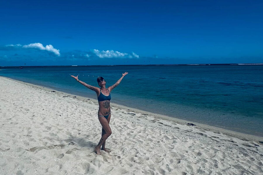 Коуч Ирина Хакамада опубликовала фото в бикини