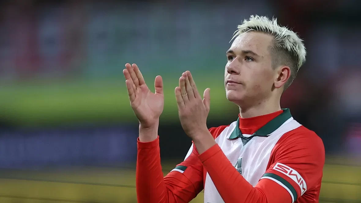 Леди Гаге стали массово писать фанаты в соцсетях из-за футболиста Батракова