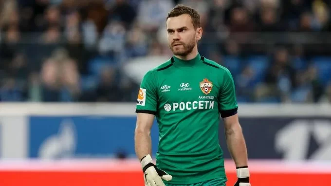 Капитан ЦСКА Акинфеев назвал правильным переход Сафонова в «ПСЖ»