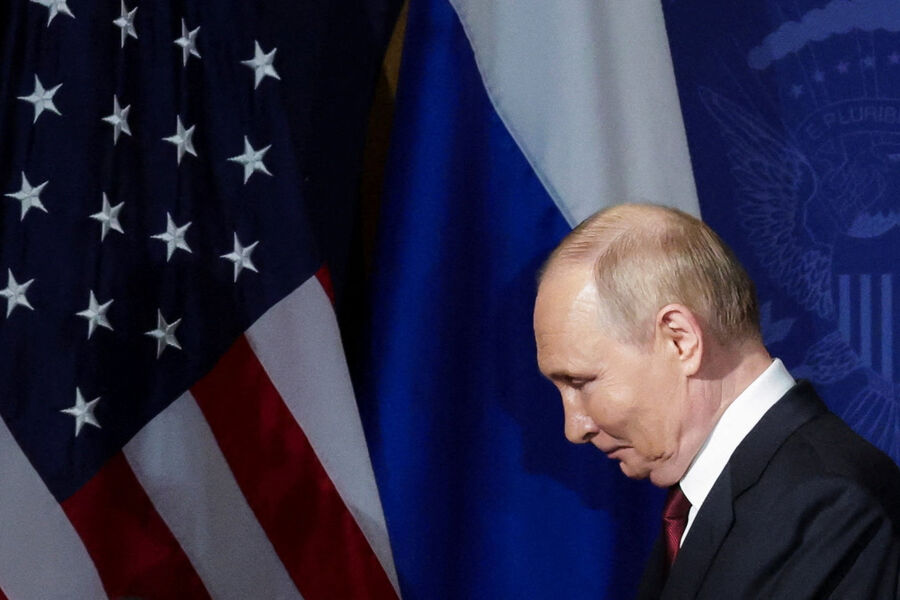 NYT: Трамп положил конец дипломатической изоляции Путина, оказав теплый прием